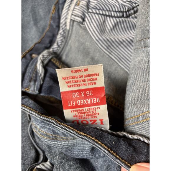 IZOD Men's Comfort Stretch Straight Fit Jean, Size 36/30- Soft Blue - Picture 4 of 5